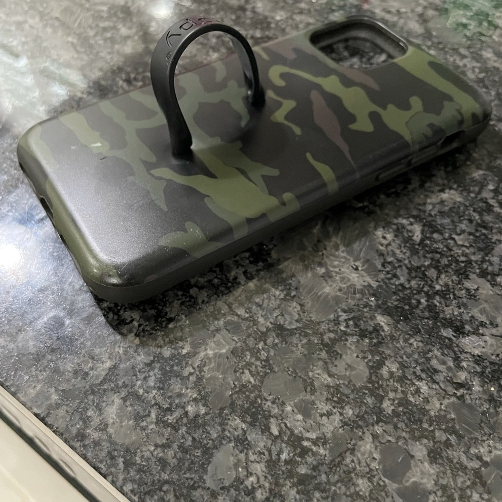 Loopy  - iPhone 11 Pro - Camo